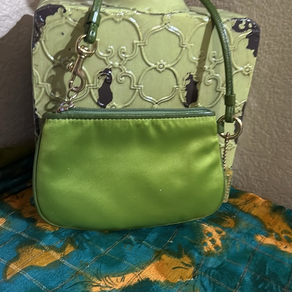Vintage green Coach Wristlet - Picture 2 of 8